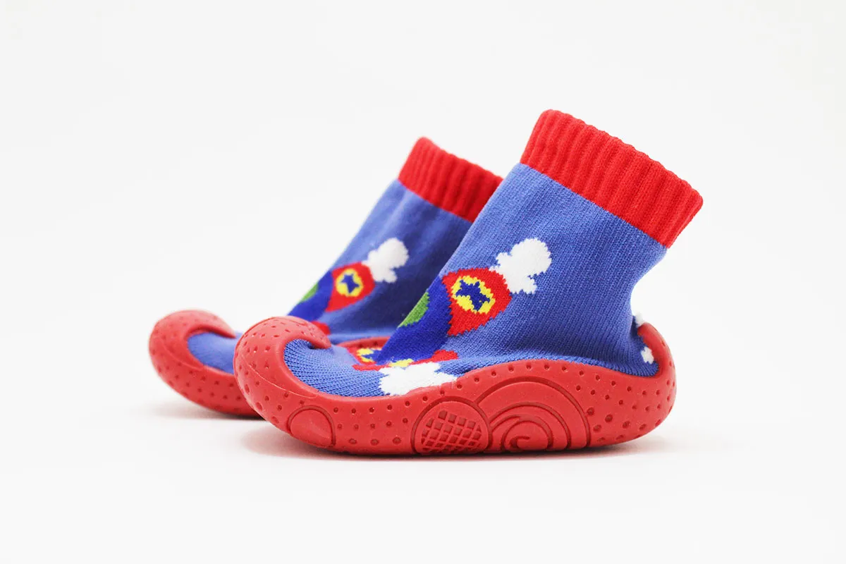 Calcetines con suela rojo y azul