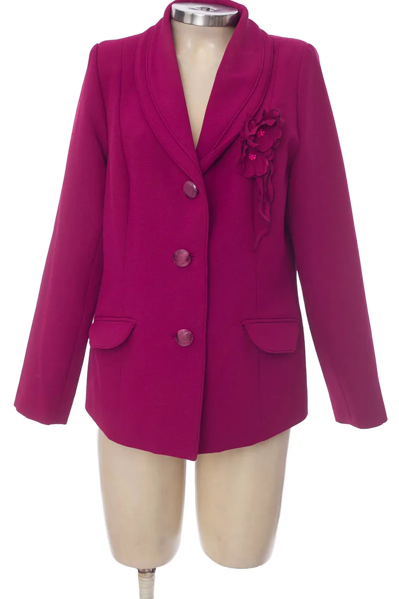 CHAQUETA / ABRIGO COLOR MORADO  MARTHA GARCíA
