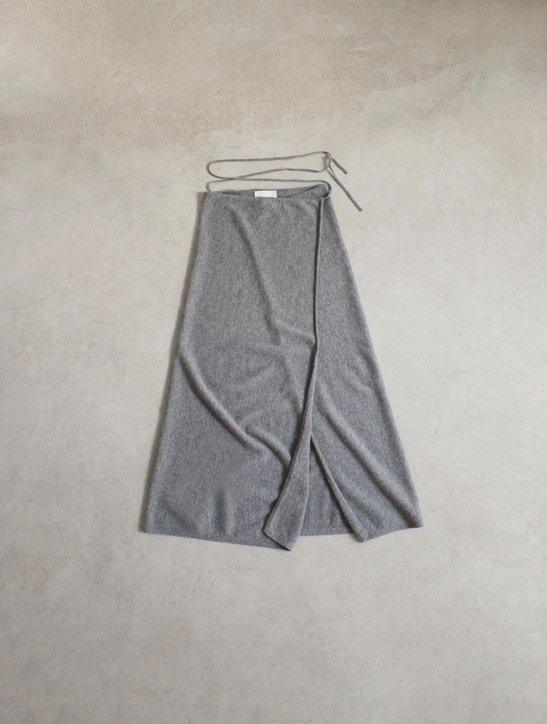 Falda Cashmere knitted wrapped