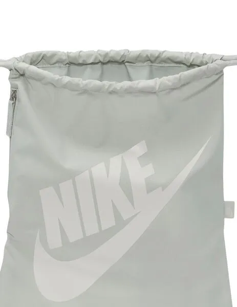 gymsack nike heritage azul claro unisex.