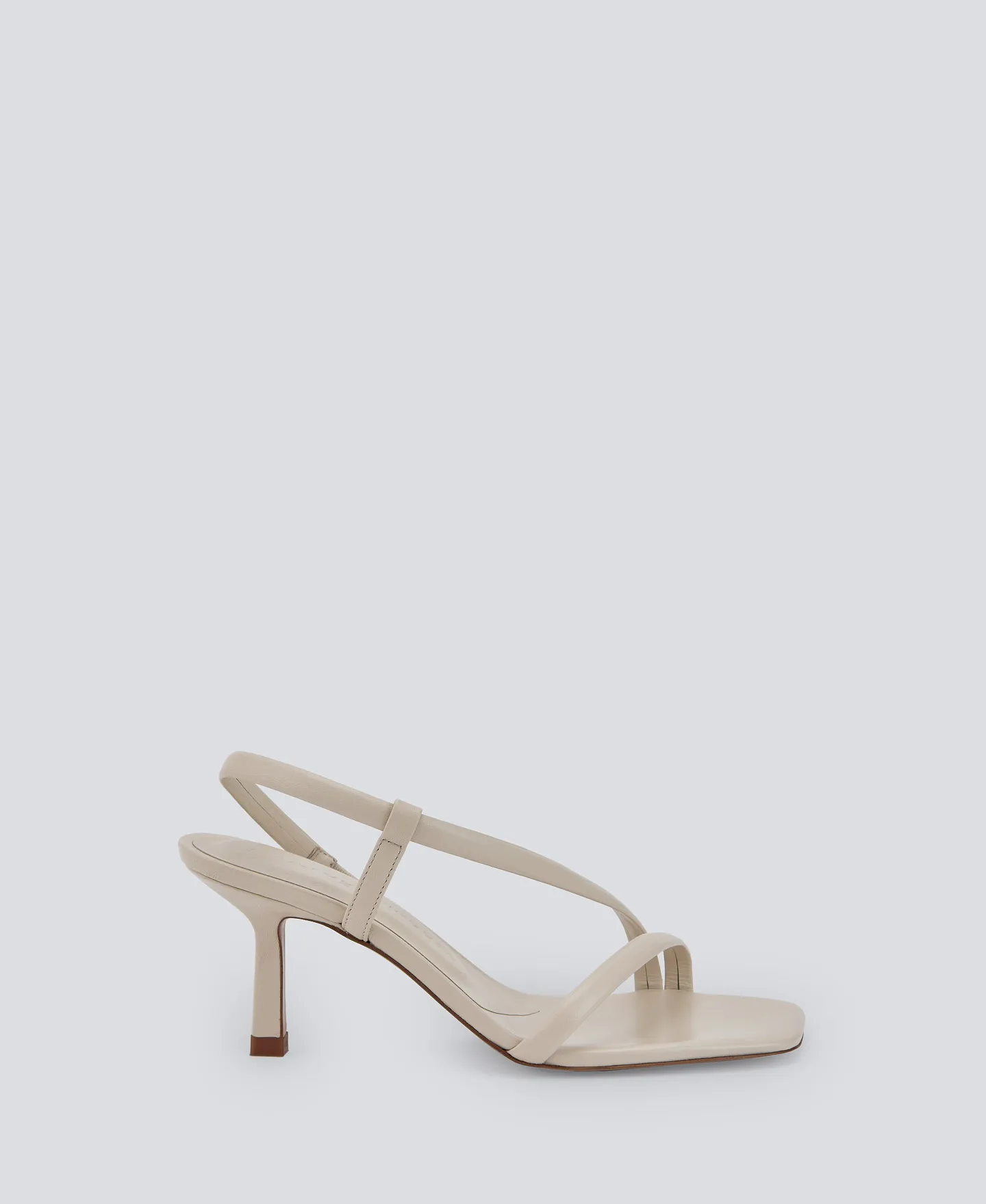 Heel sandal woman