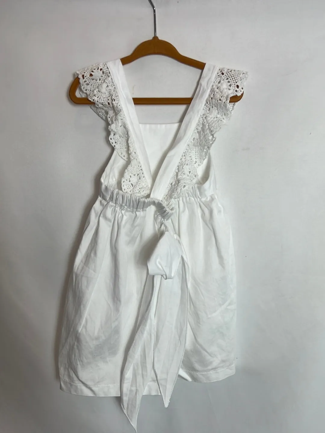 LOLA PALACIOS. Vestido blanco tirante crochet. T 6 años