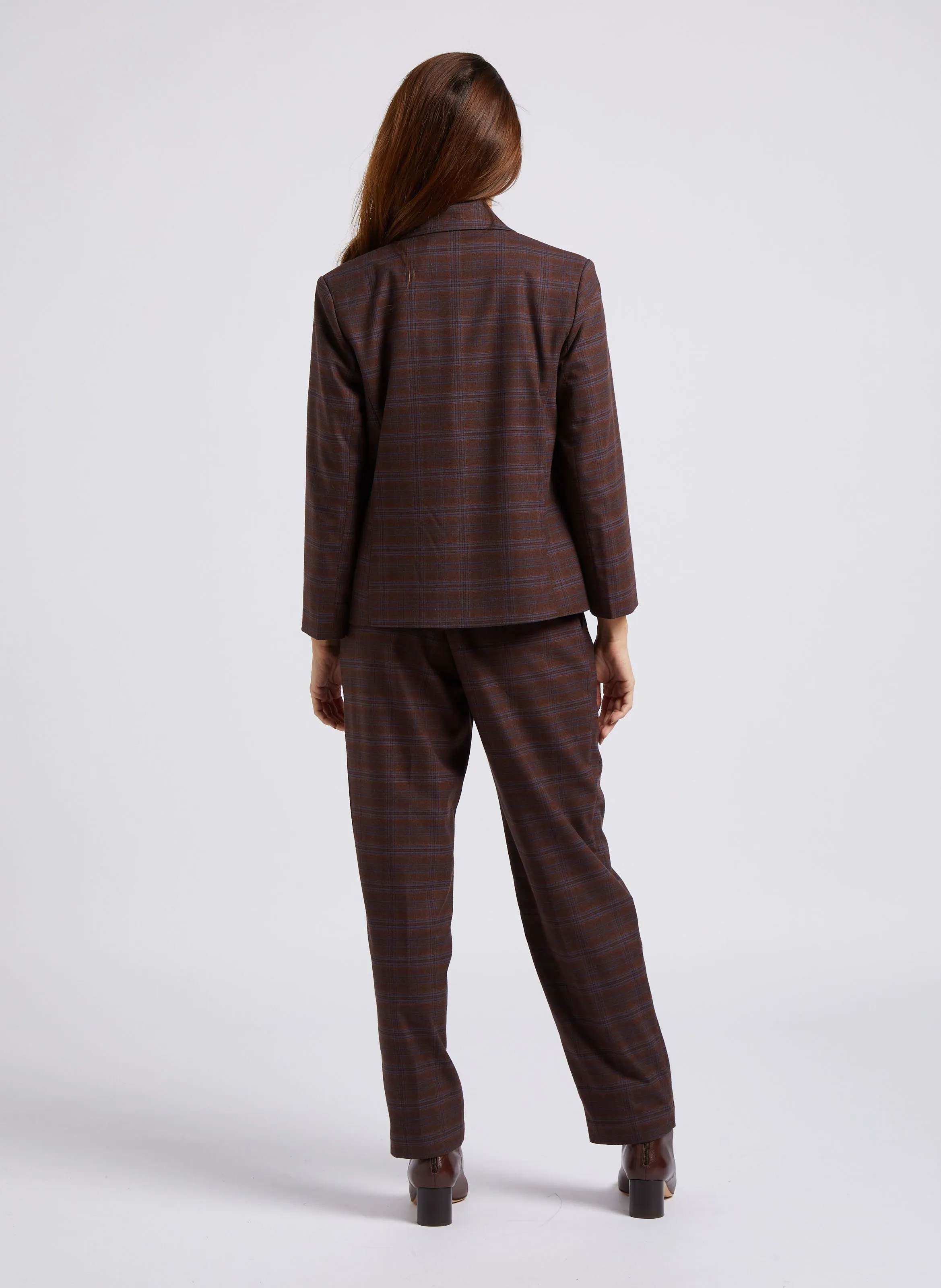 NICE THINGS Camisa clásica estampada en crepé en marron