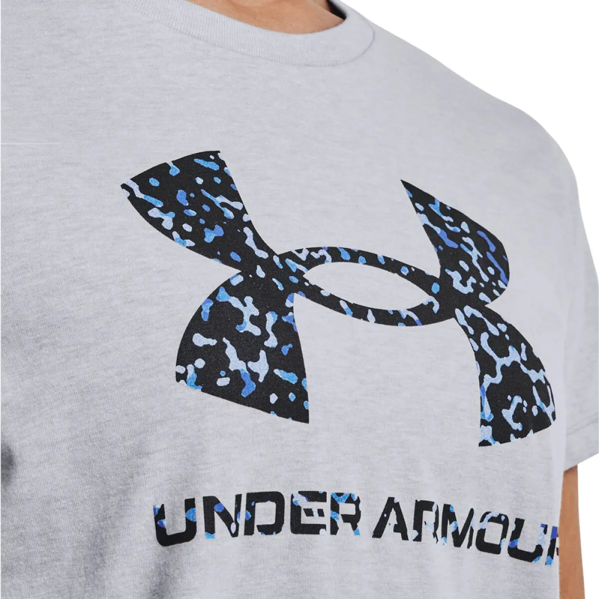 REMERA UNDER ARMOUR LIVE SPORTSTYLE GRAP  BLACK
